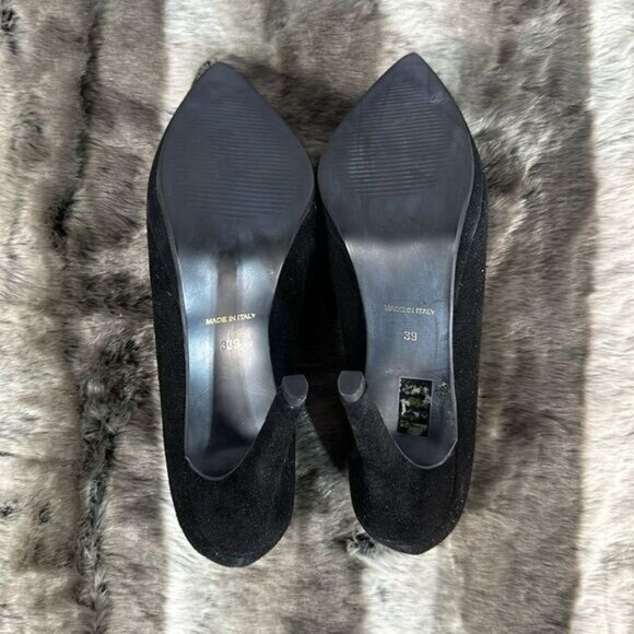 BNIB simple black pumps - Picture 4 of 8